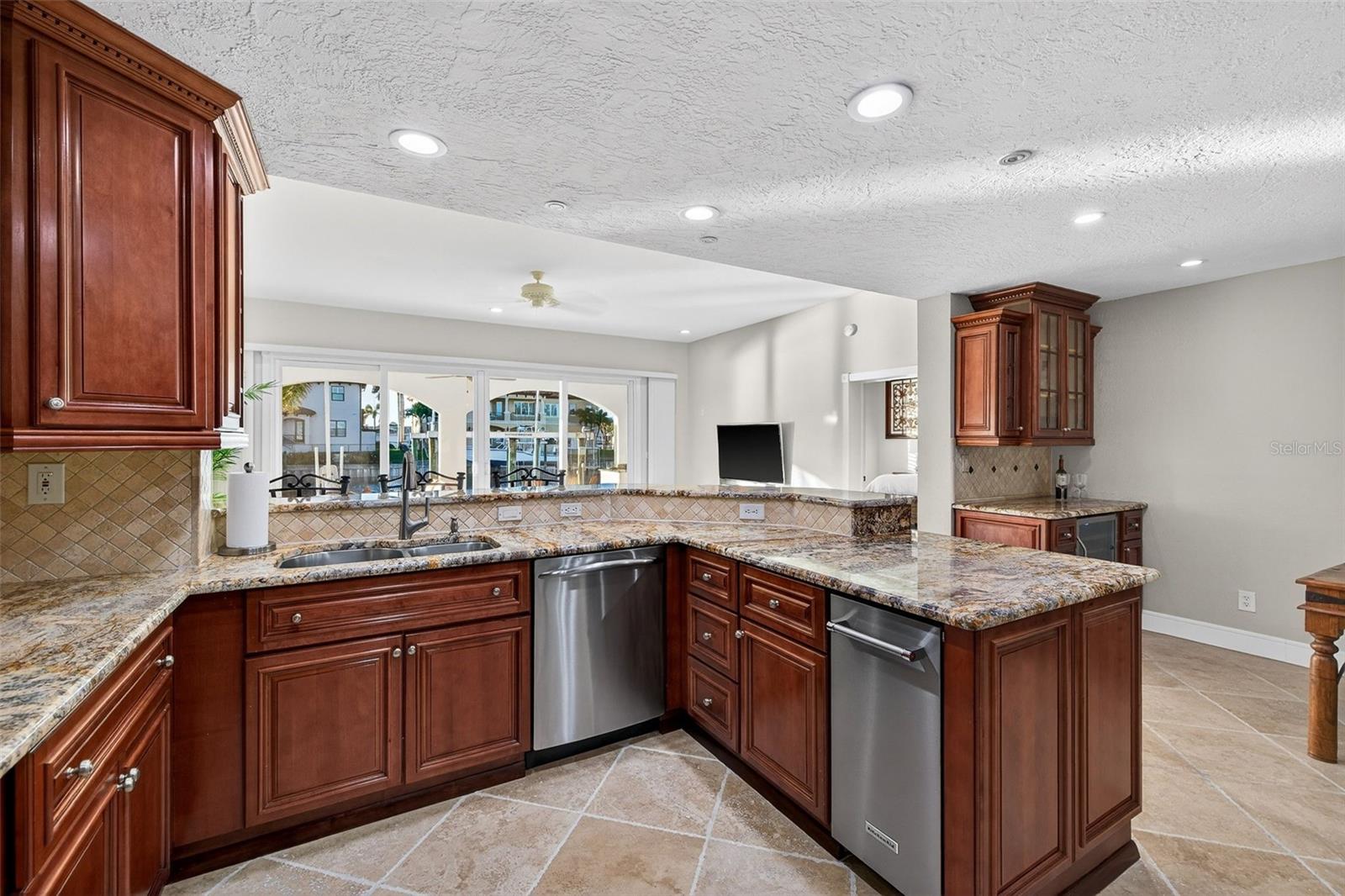 VENETIAN ISLES - Residential