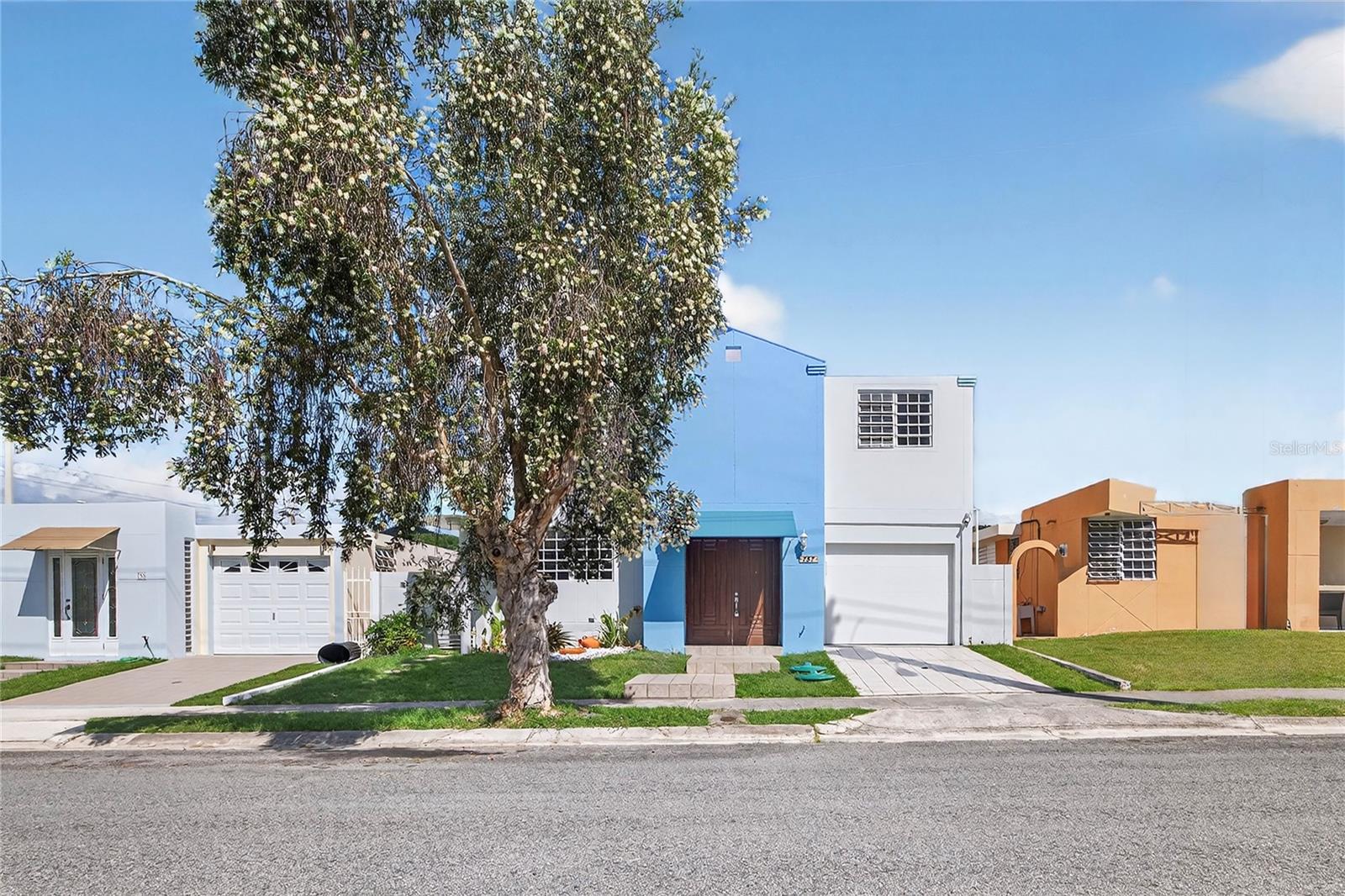 URB. ESTANCIAS DEL GOLF - Residential