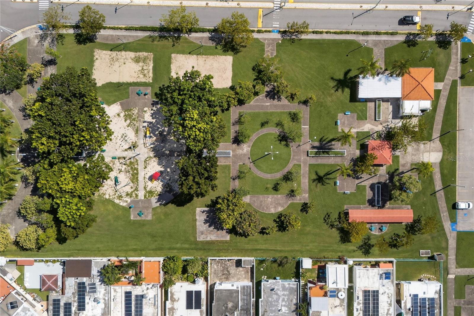 URB. ESTANCIAS DEL GOLF - Residential