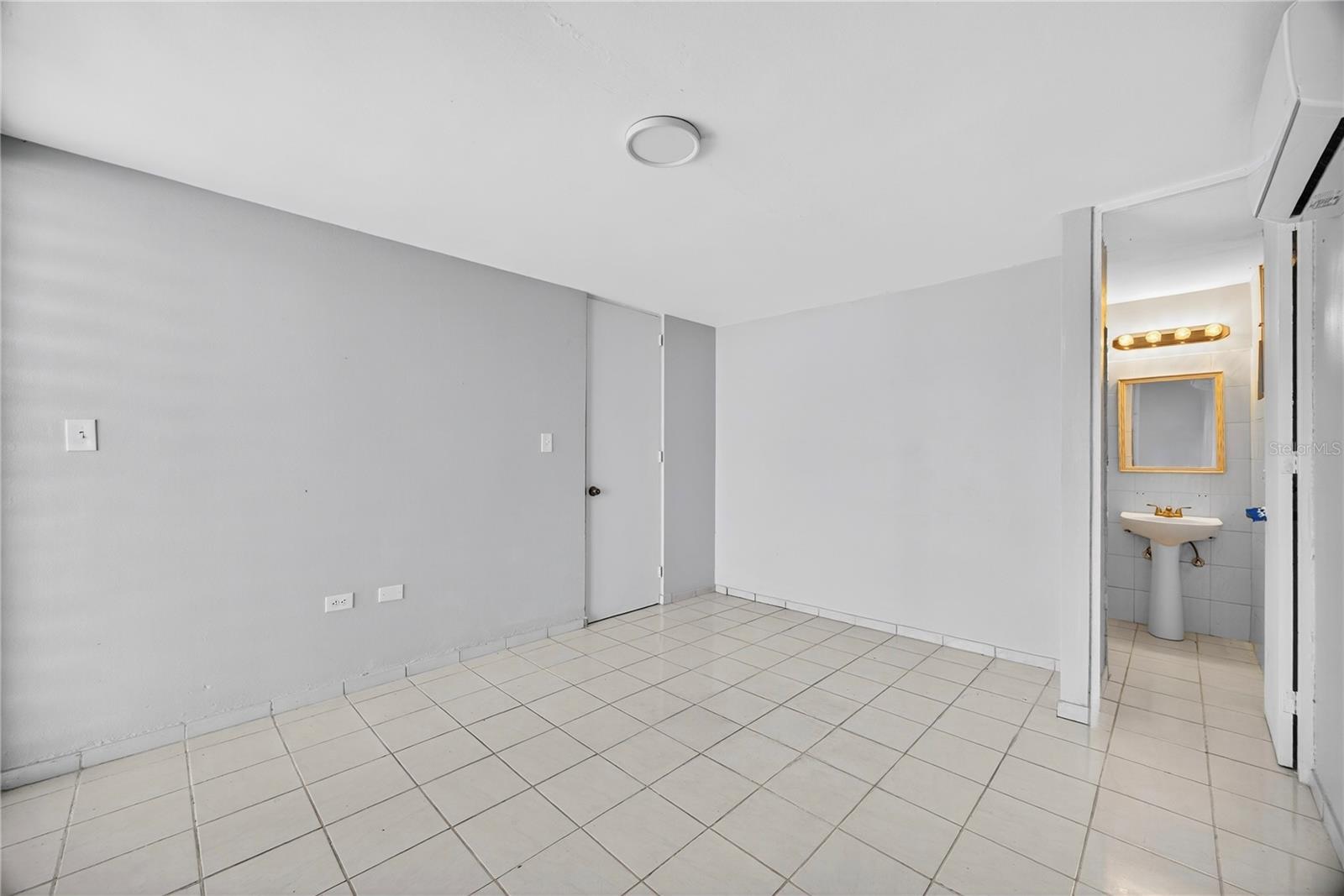 URB. ESTANCIAS DEL GOLF - Residential