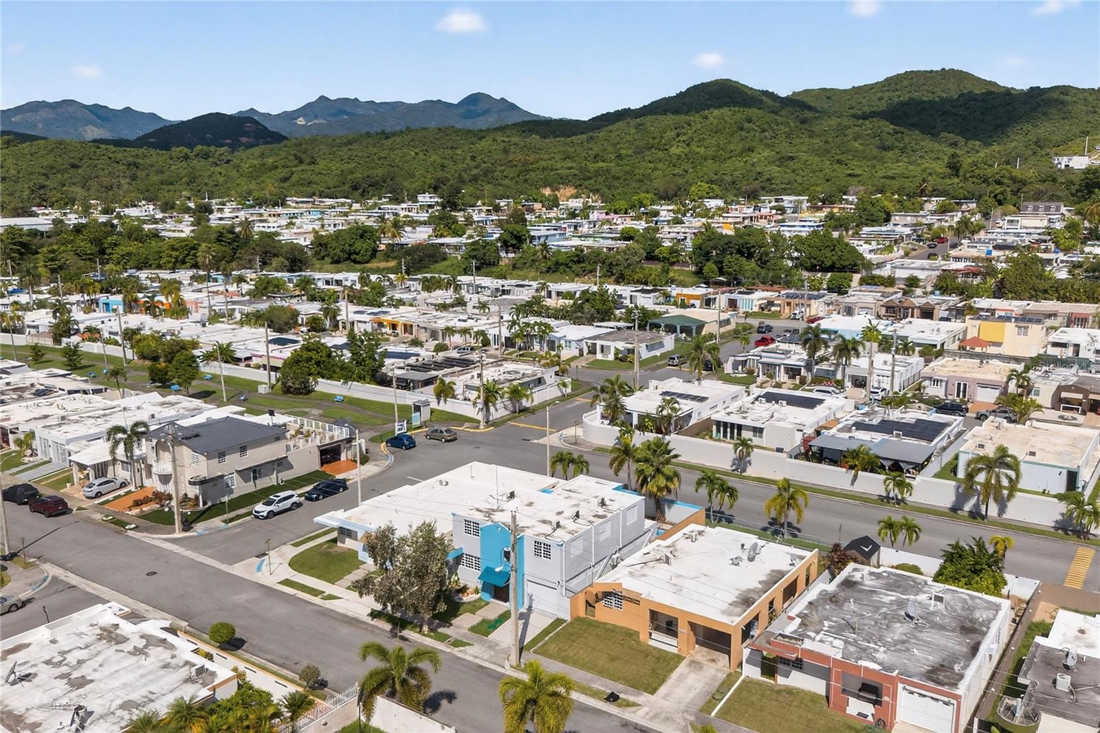 URB. ESTANCIAS DEL GOLF - Residential