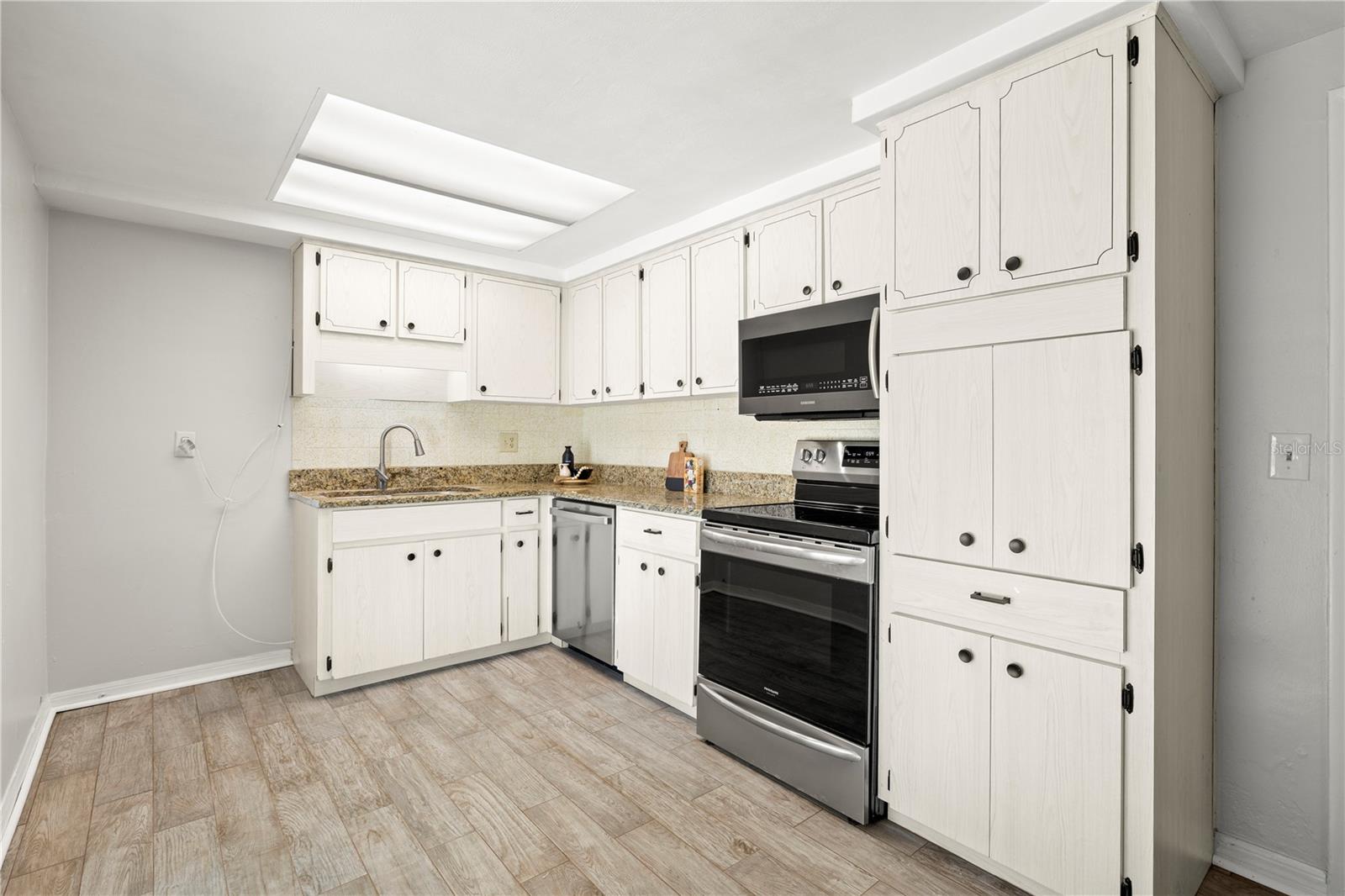 MARTHAS VINEYARD - Residential