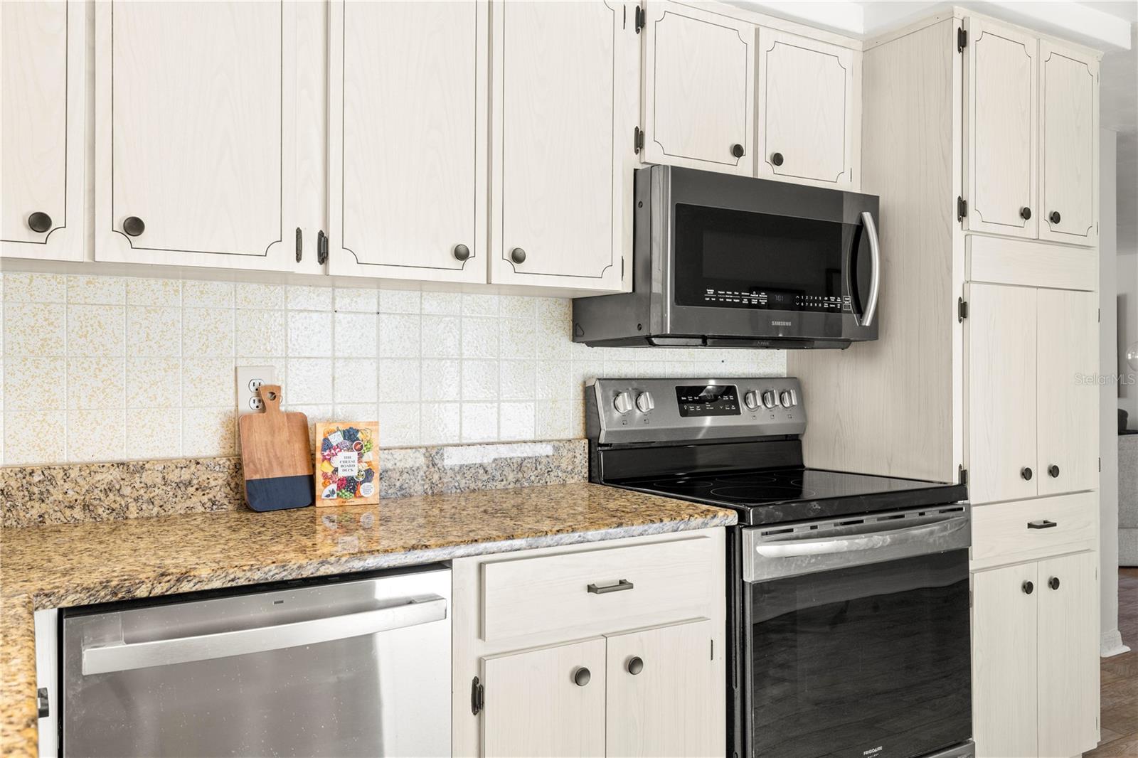 MARTHAS VINEYARD - Residential