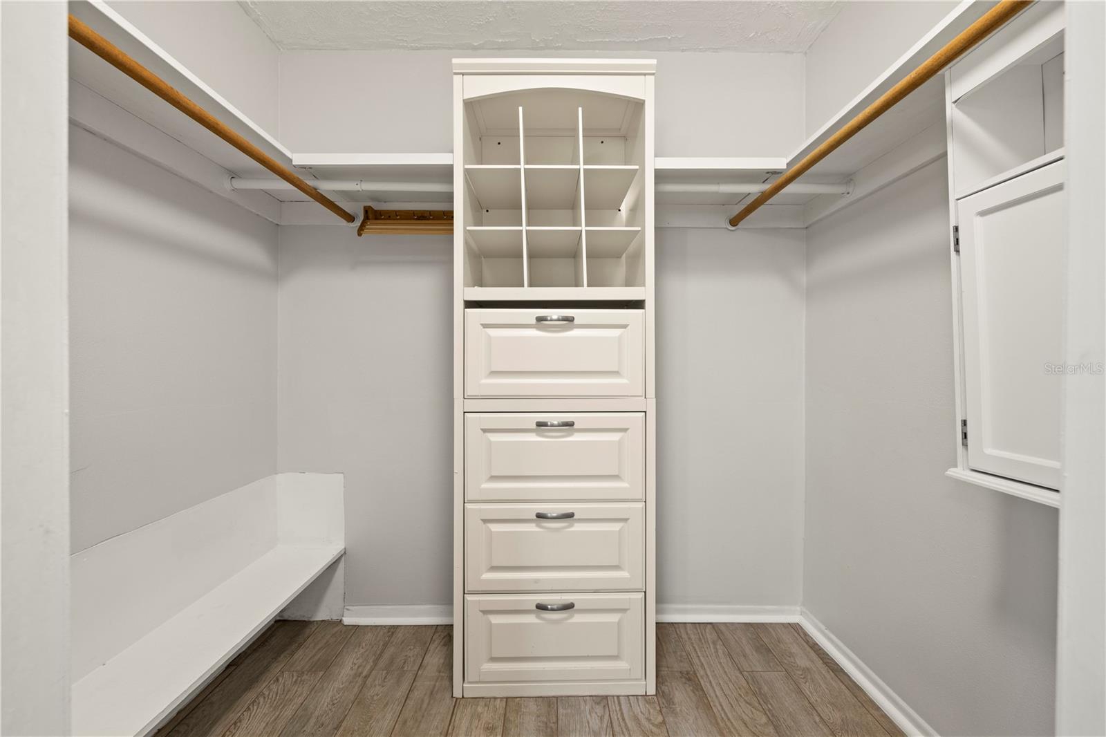 MARTHAS VINEYARD - Residential