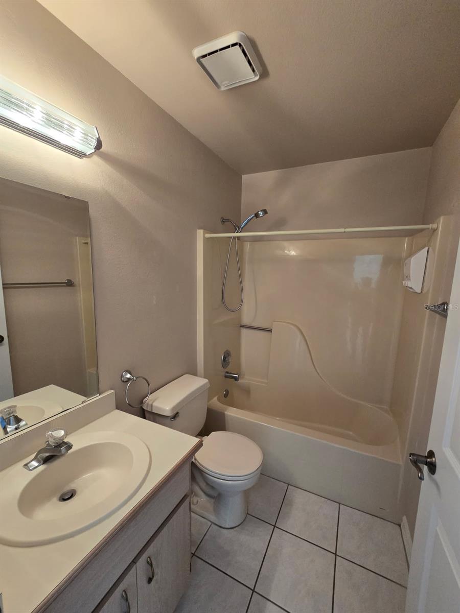 DELTONA LAKES UNIT 38 - Residential Lease