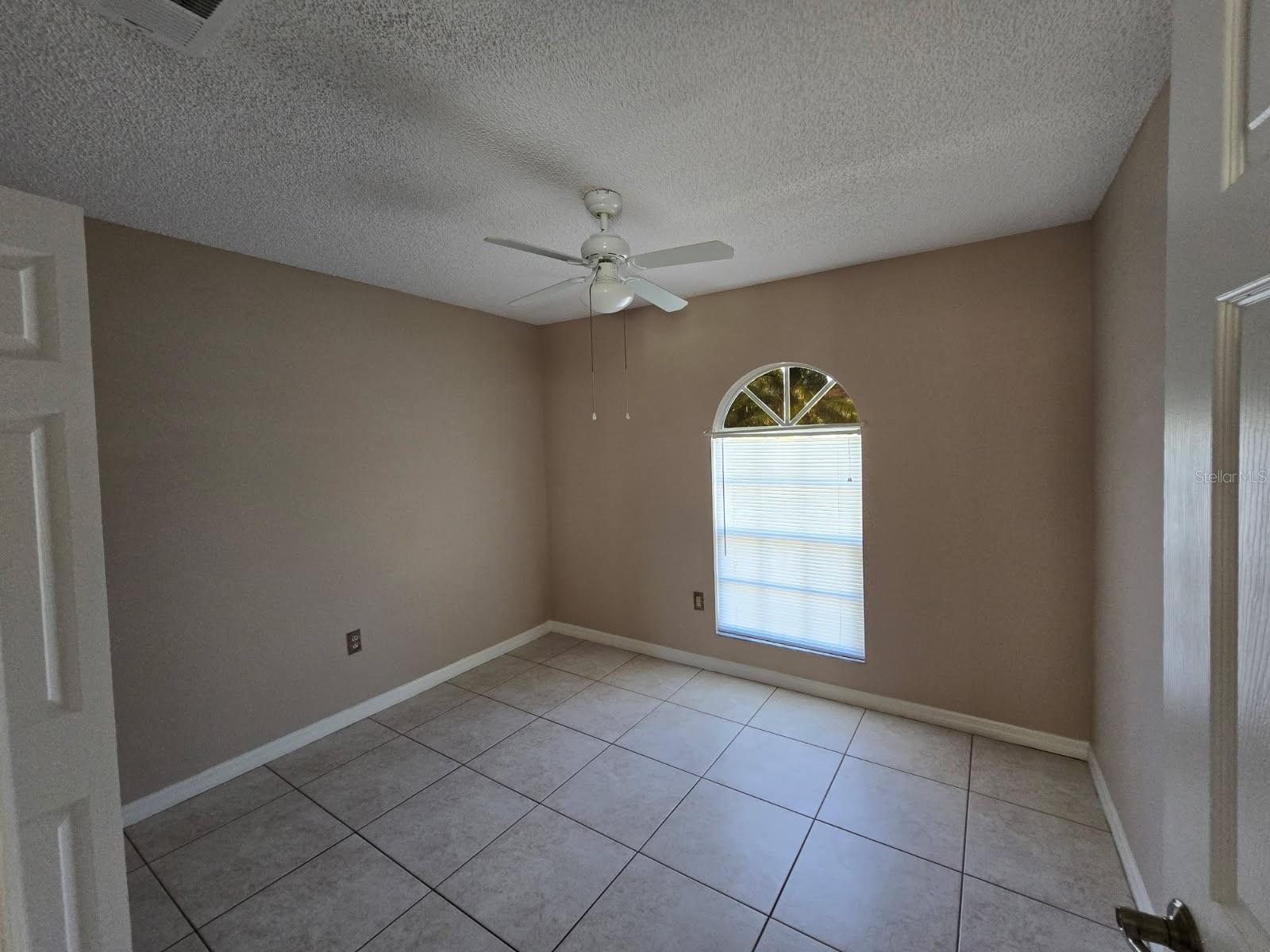 DELTONA LAKES UNIT 38 - Residential Lease