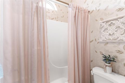 Tiny photo for 926 Hawk Landing, Fruitland Park, FL 34731 (MLS # G5109780)