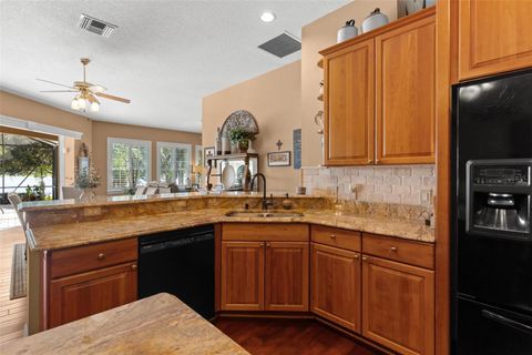 Tiny photo for 926 Hawk Landing, Fruitland Park, FL 34731 (MLS # G5109780)
