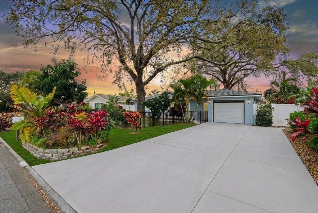 Photo of 8958 110th Street, Seminole, FL 33772 (MLS # TB8481538)