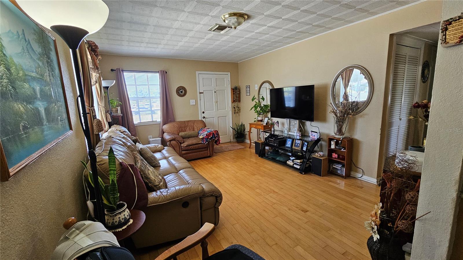 2505 MINNEHAHA