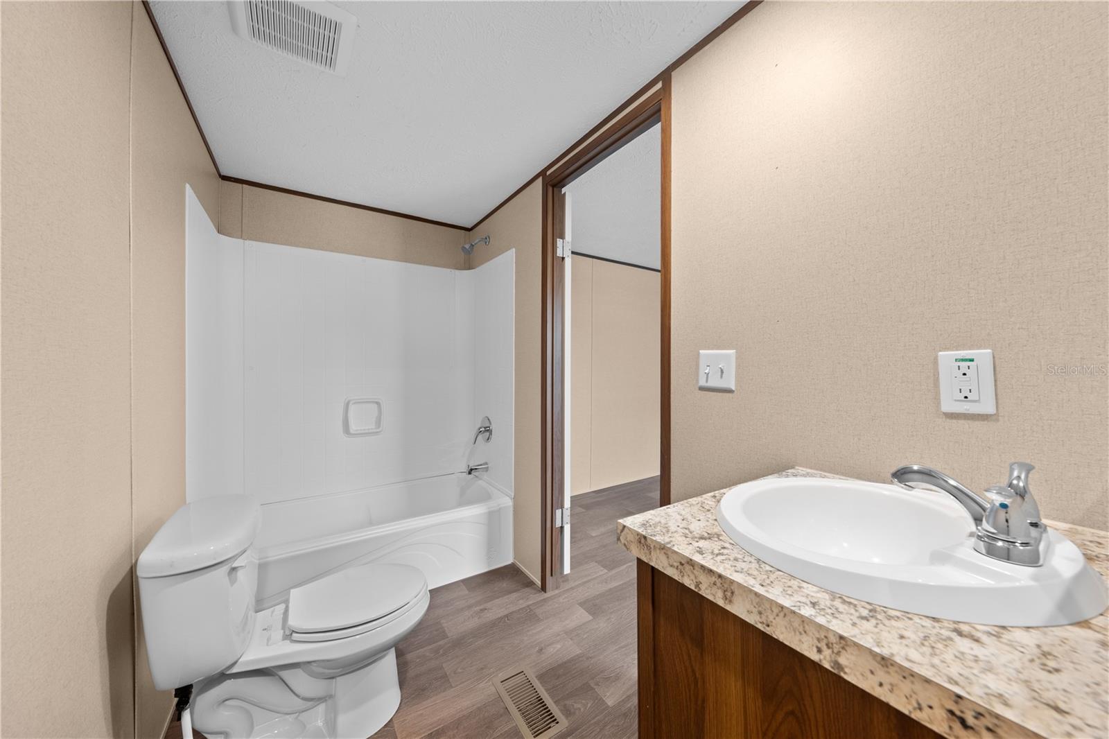 LAKE MARIAN SHORES - Residential