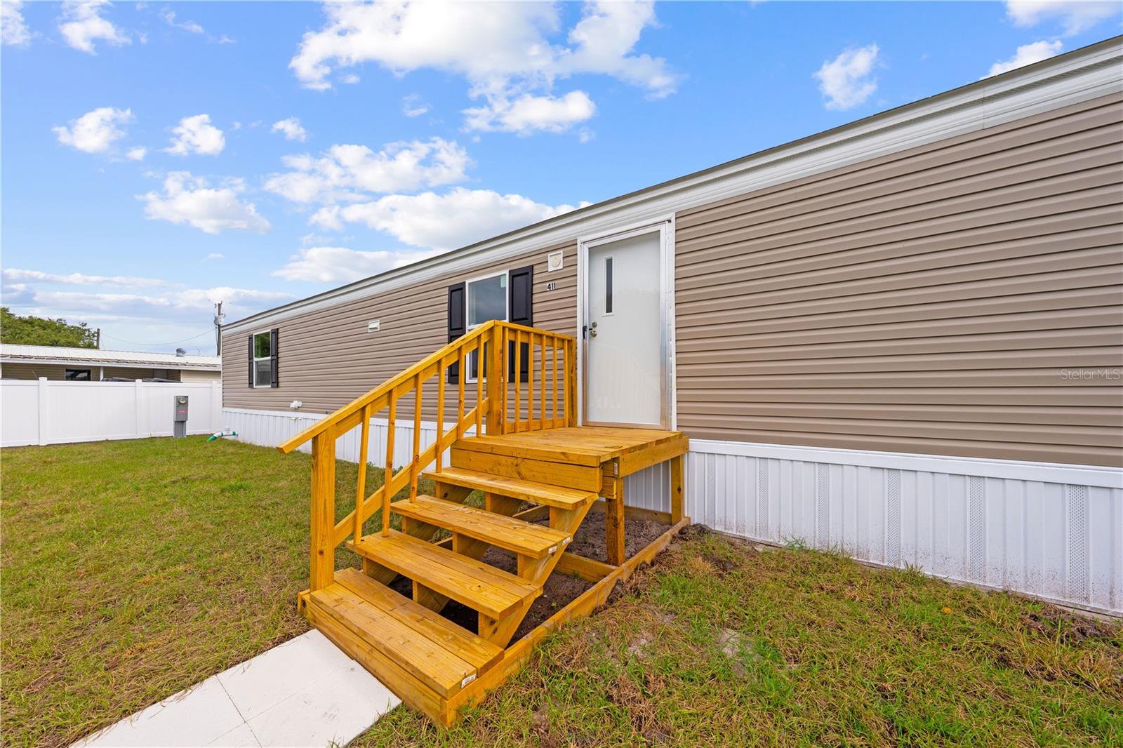 LAKE MARIAN SHORES - Residential