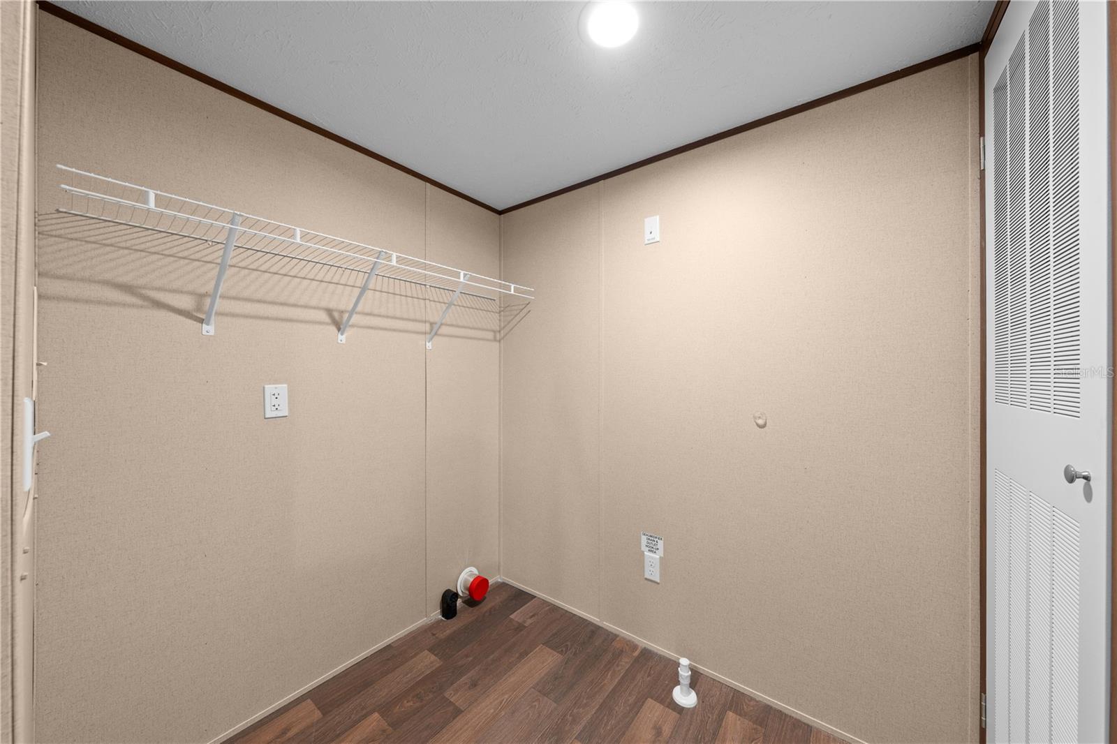 LAKE MARIAN SHORES - Residential