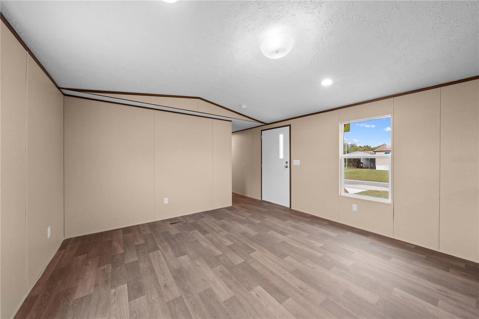 LAKE MARIAN SHORES - Residential