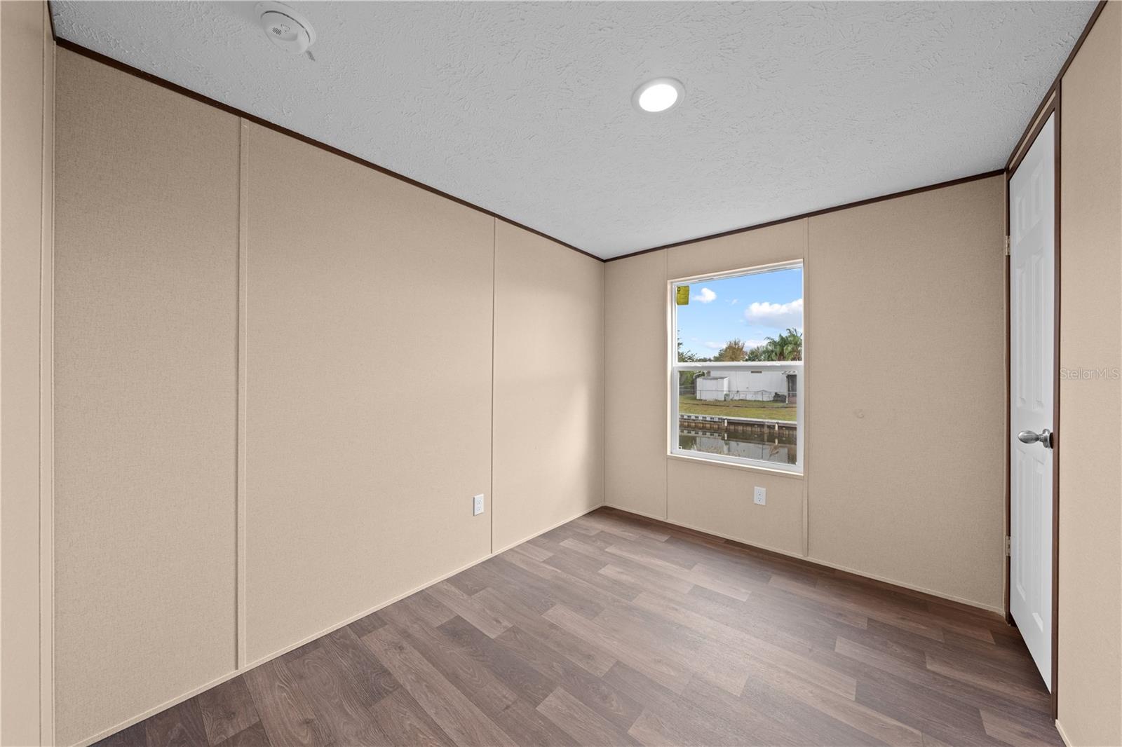 LAKE MARIAN SHORES - Residential