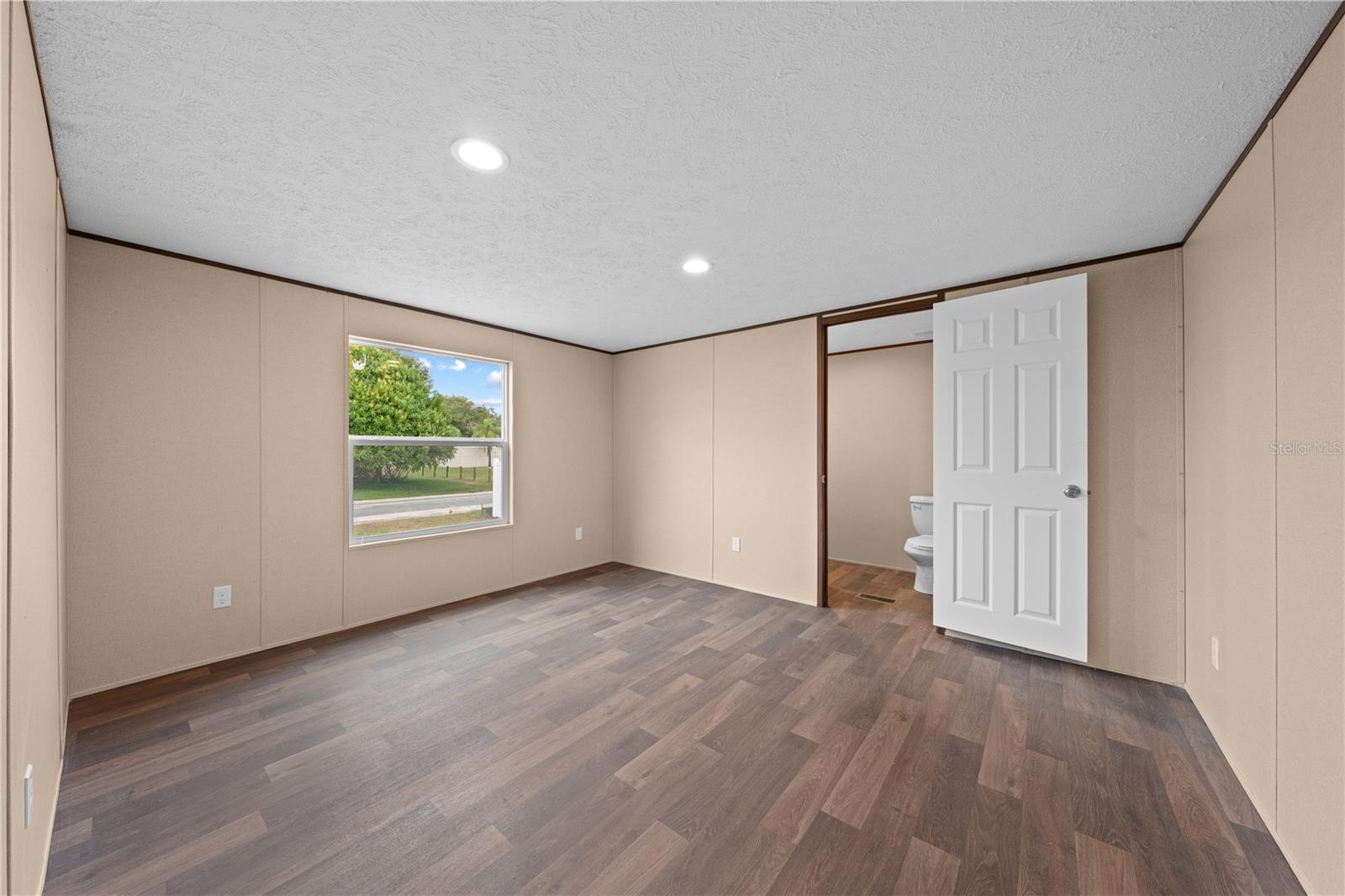 LAKE MARIAN SHORES - Residential