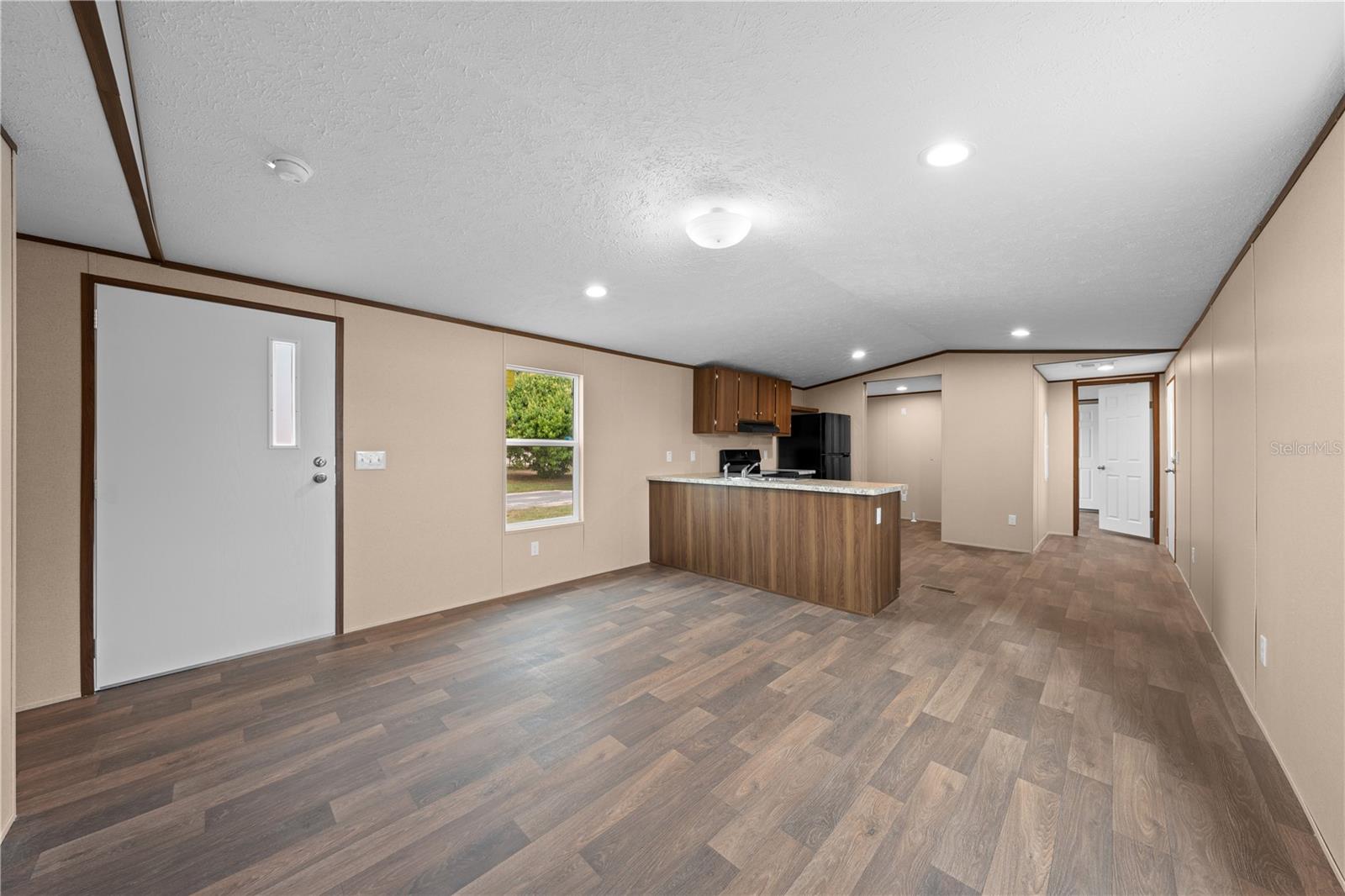 LAKE MARIAN SHORES - Residential