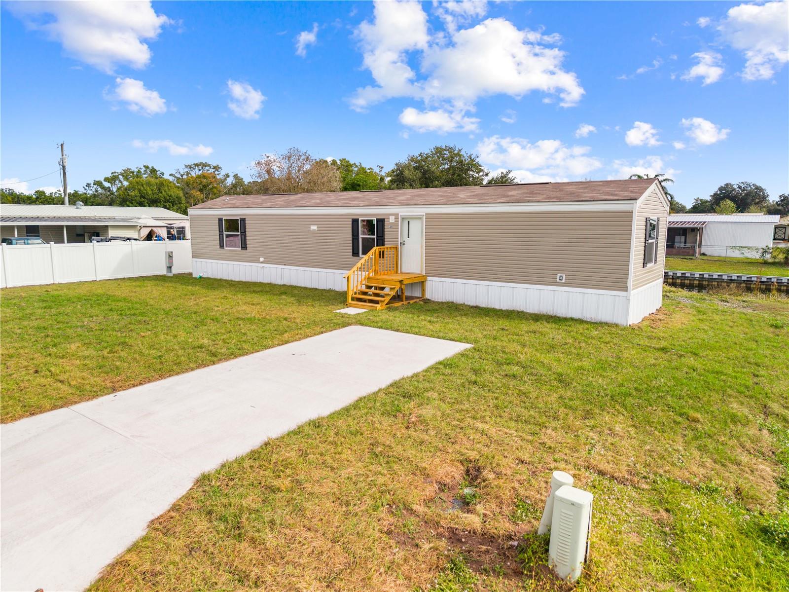 LAKE MARIAN SHORES - Residential