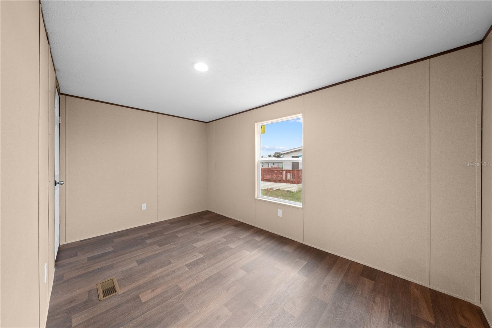 LAKE MARIAN SHORES - Residential