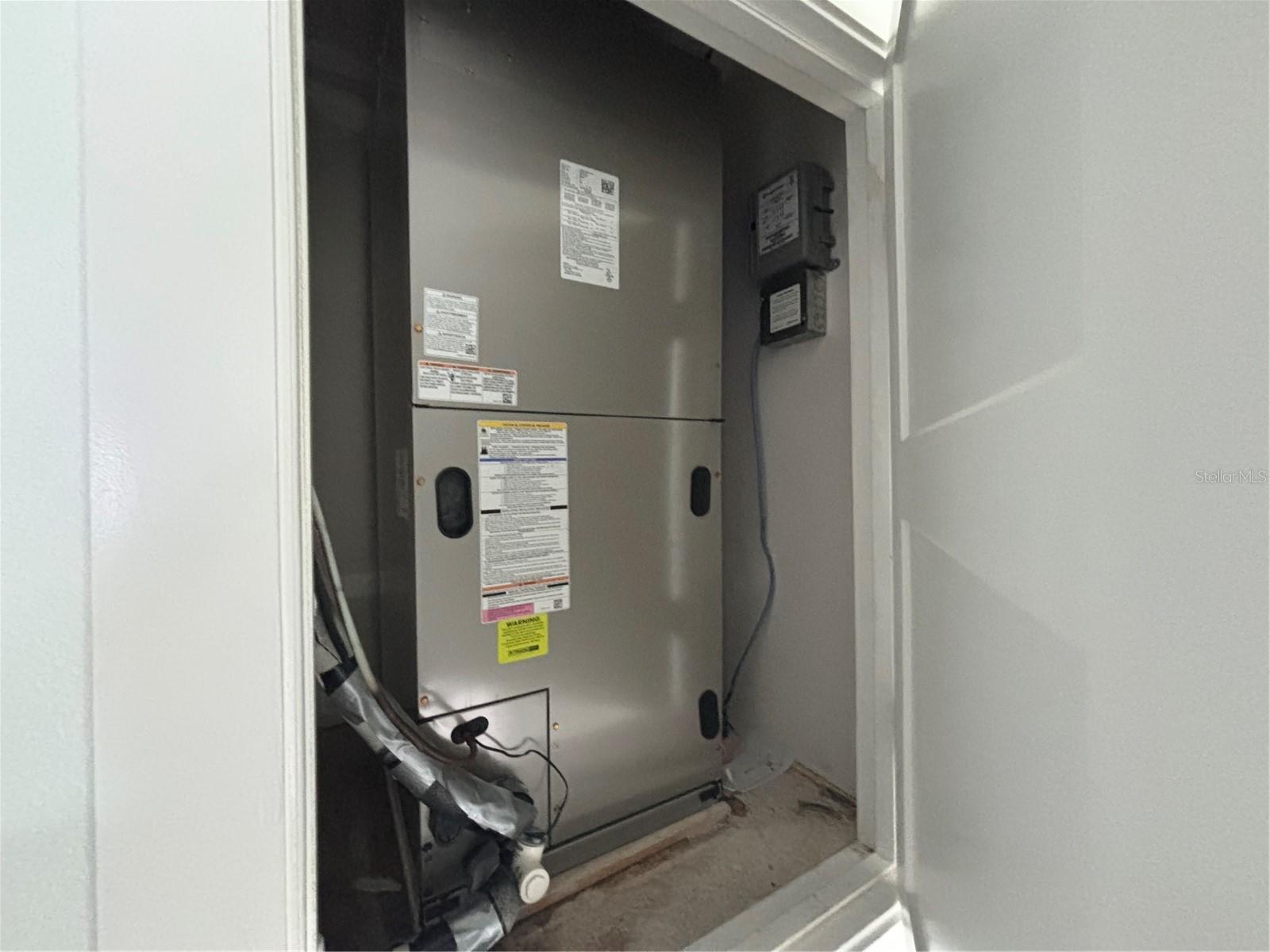 CORNER LAKES - Residential