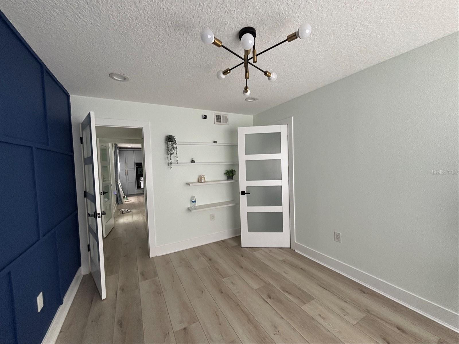 CORNER LAKES - Residential