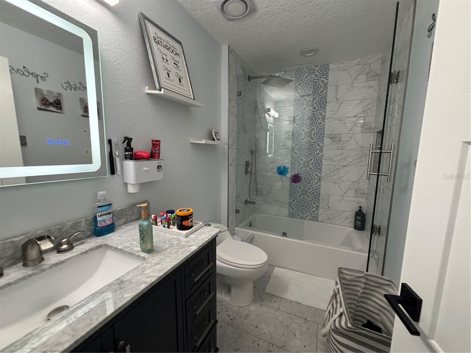 CORNER LAKES - Residential