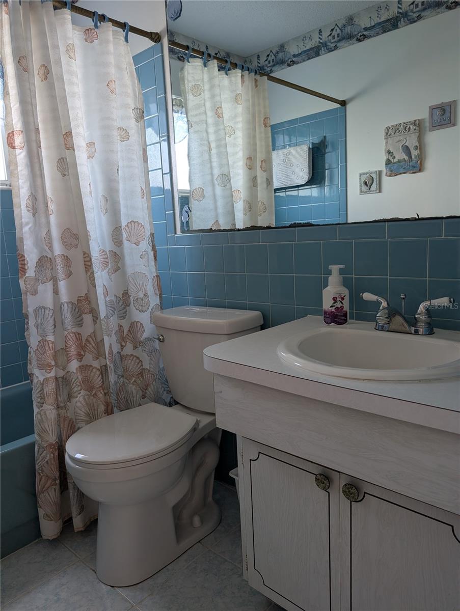 MAINLANDS OF TAMARAC BY THE GULF UNIT 1-C CONDO - Residential Lease
