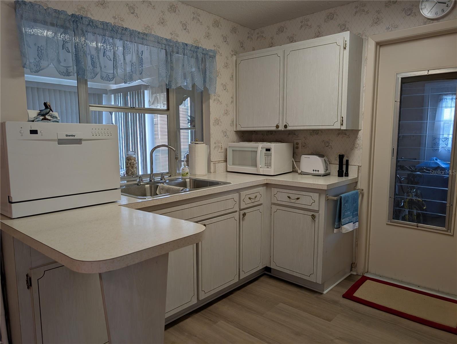 MAINLANDS OF TAMARAC BY THE GULF UNIT 1-C CONDO - Residential Lease