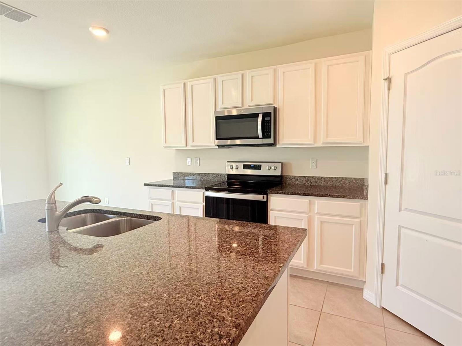 GLENWOOD PH 2 PB 30 PGS 36-38 LOT 117 - Residential Lease