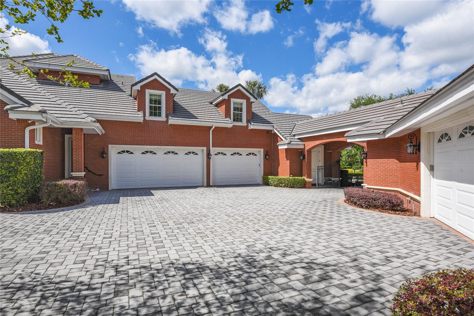 SUNSET BAY - Residential