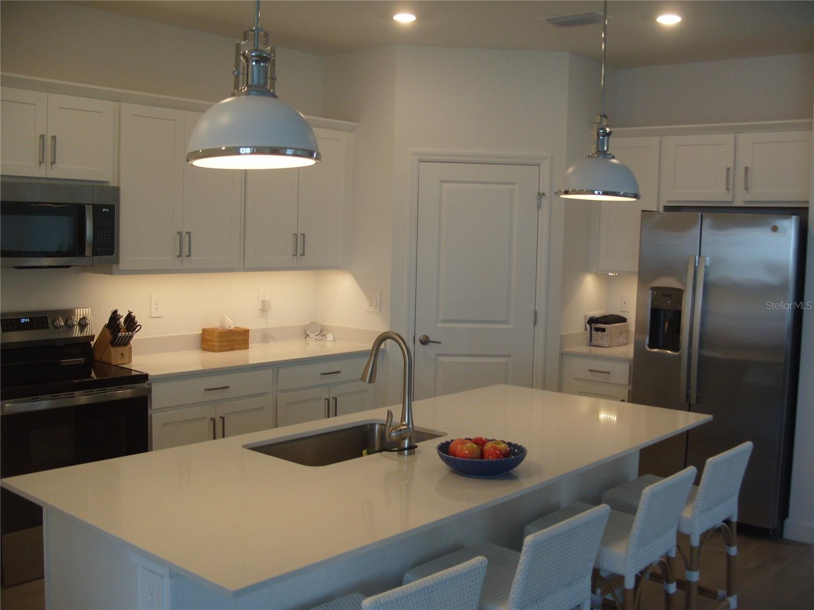 HARBOR EAST - Residential