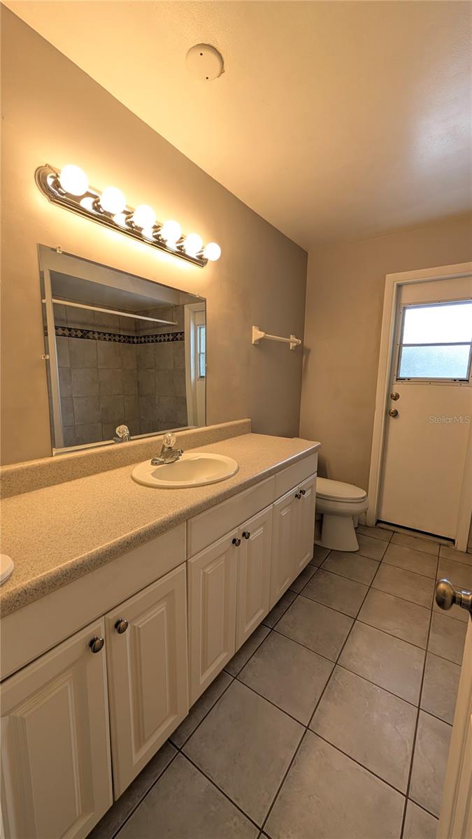 SPRING OAKS UNIT 2 - Residential Lease