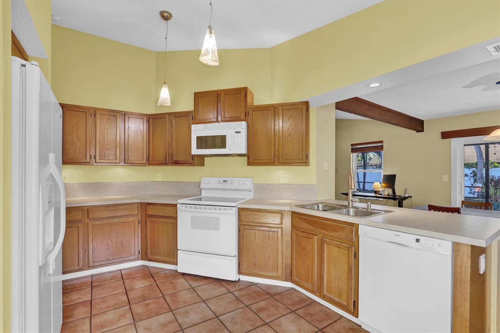 LAKE SARASOTA - Residential