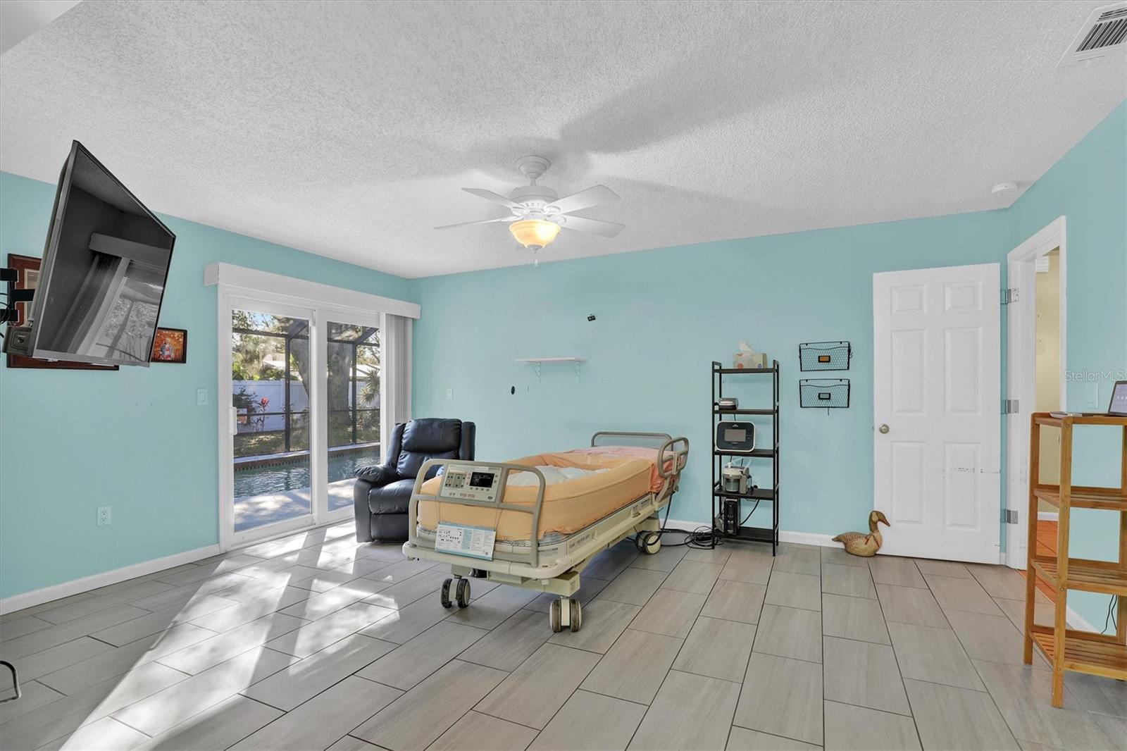 LAKE SARASOTA - Residential