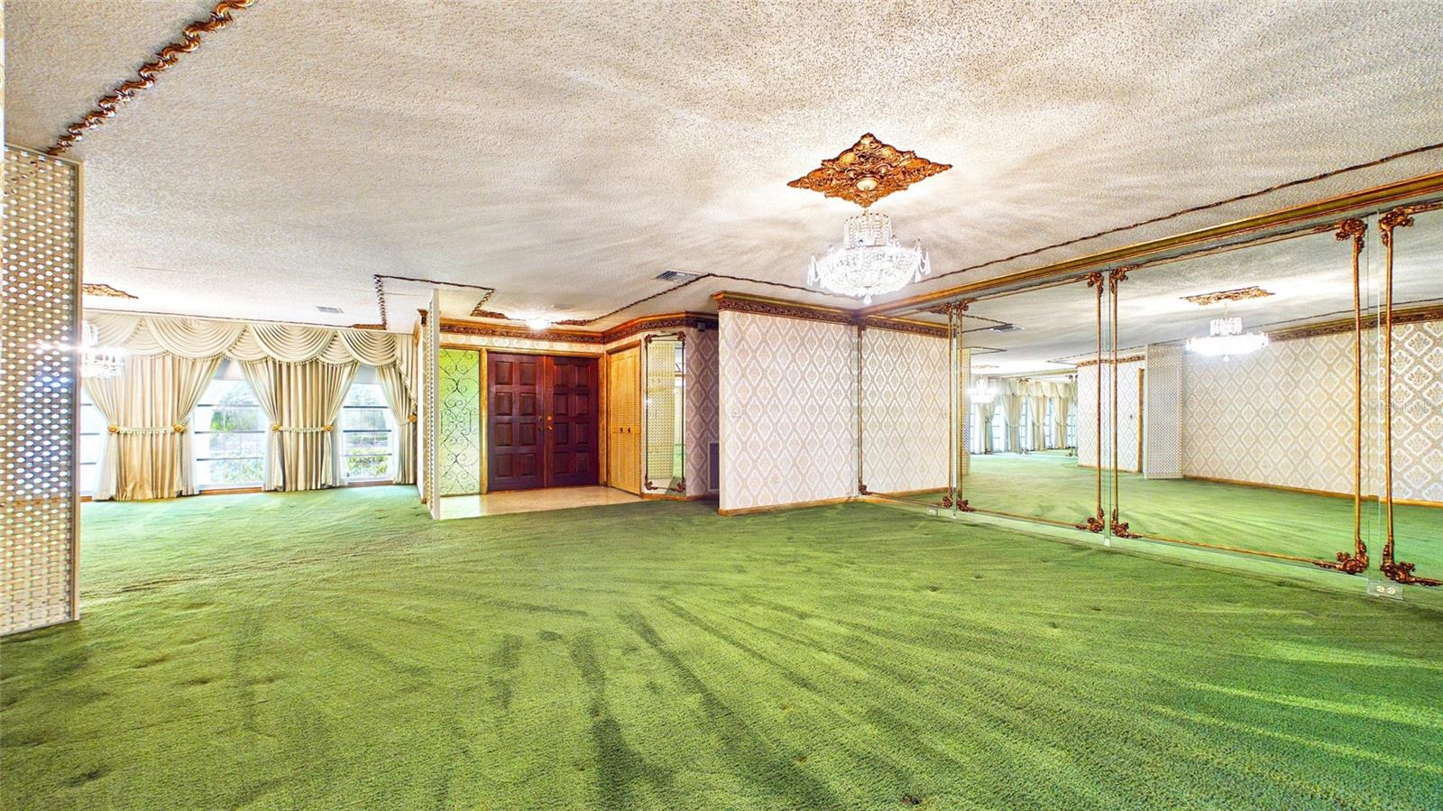 1116 N RIVERHILLS DRIVE