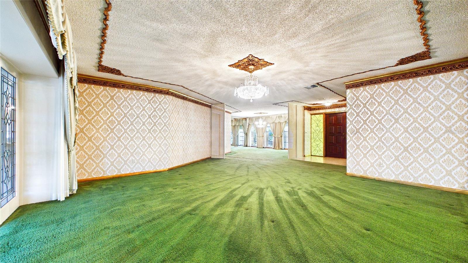 1116 N RIVERHILLS DRIVE