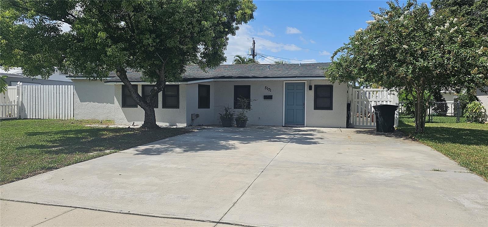 Welcome to this beautiful 2 bedroom, 1 and a half bathroom home. The exterior offers a fenced in back yard,
an extra shed for storage, and a covered above ground spa. The interior is an open space with the kitchen bar
overlooking the dining room/living room combo. Stainless steel appliances and wood cabinets. A bonus room
that could be used as an office. Laundry inside. No pets. Only 20 minutes to downtown St Pete and 20 minutes
to the amazing, sandy beaches. Don't miss your chance to call this home!