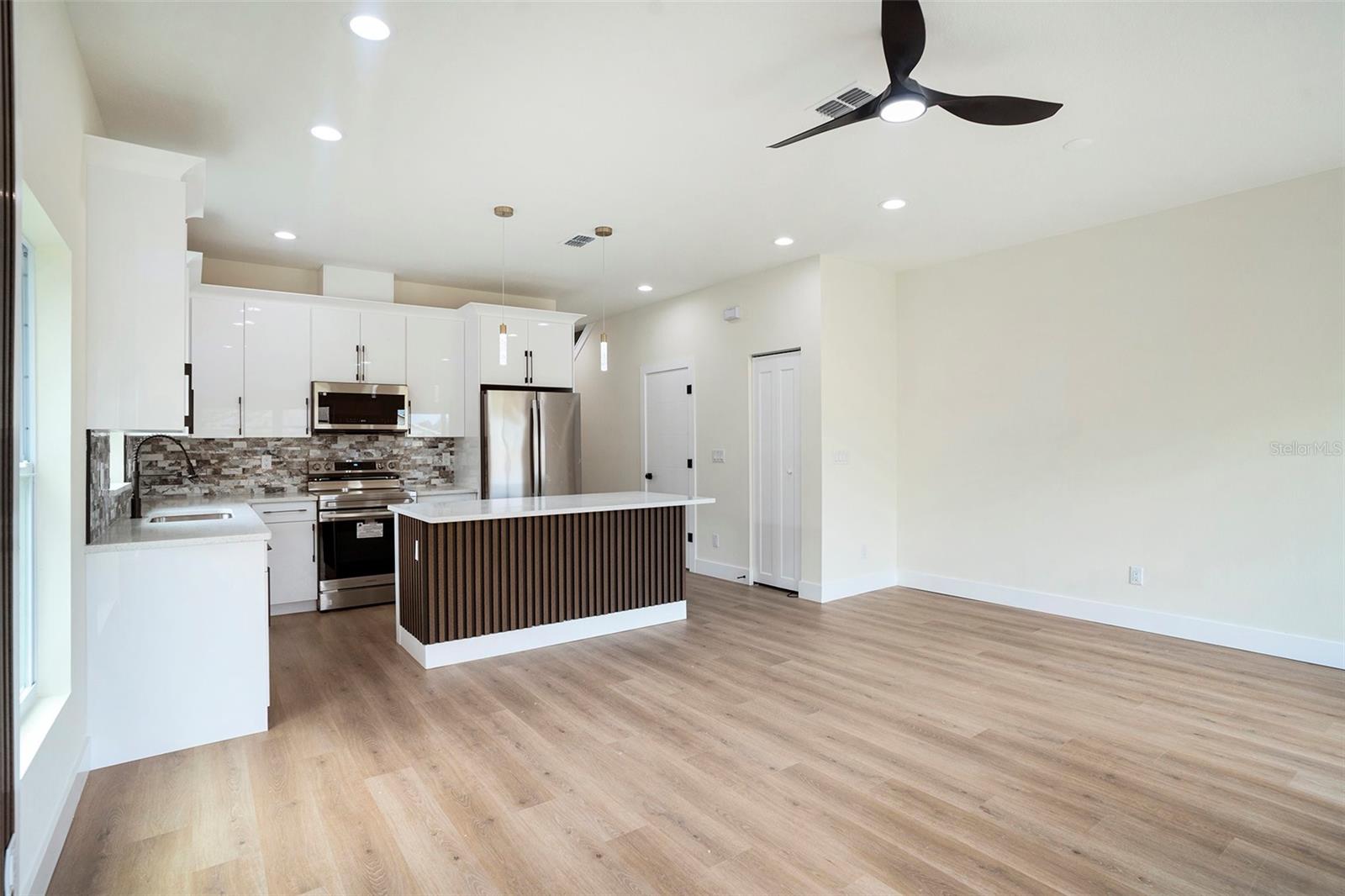 GRANT PARK - Residential Income