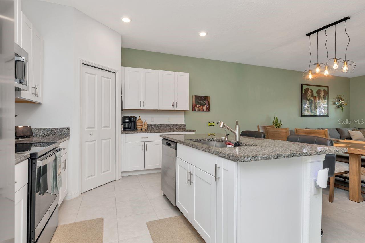 PALM RIVER TOWNHOMES PARTIAL REPLAT - Residential