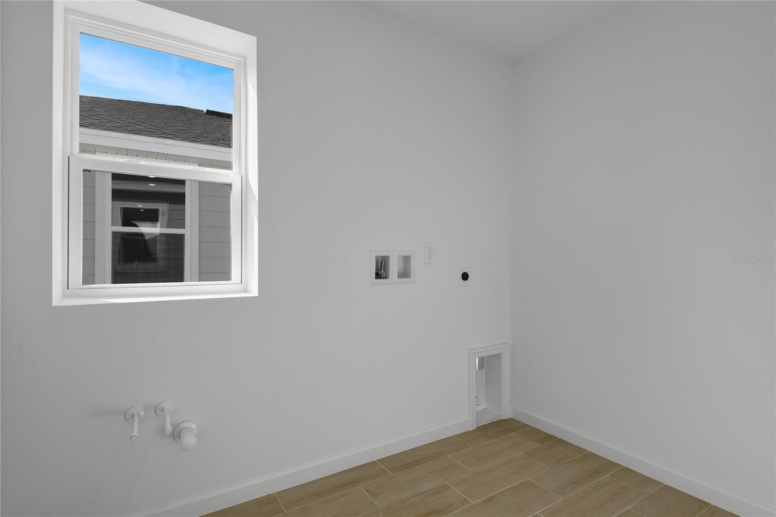 SEASONS AT ANNABELLE ESTATES - Residential