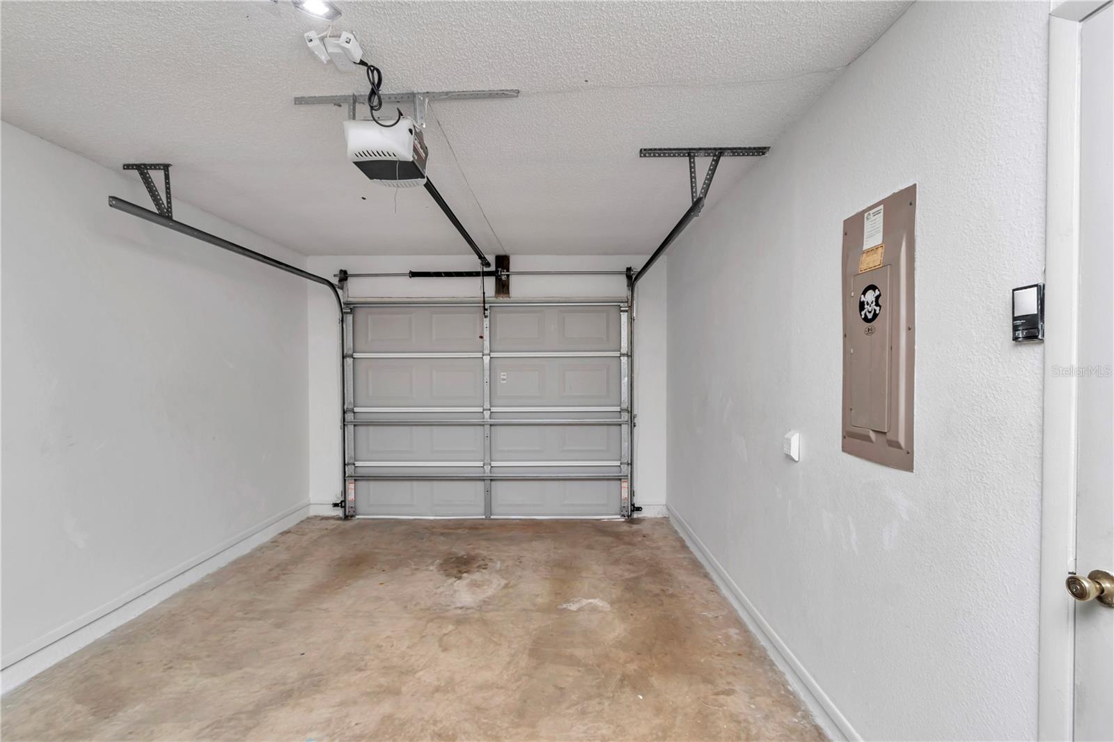 SILVER SPGS SHORES UN 28 - Residential