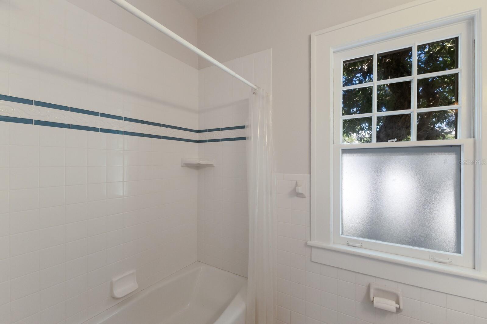 SAPPHIRE SHORES - Residential