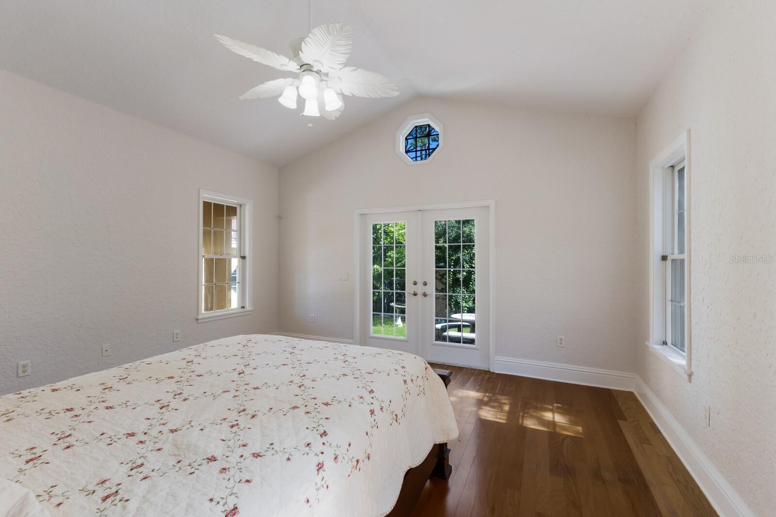 SAPPHIRE SHORES - Residential