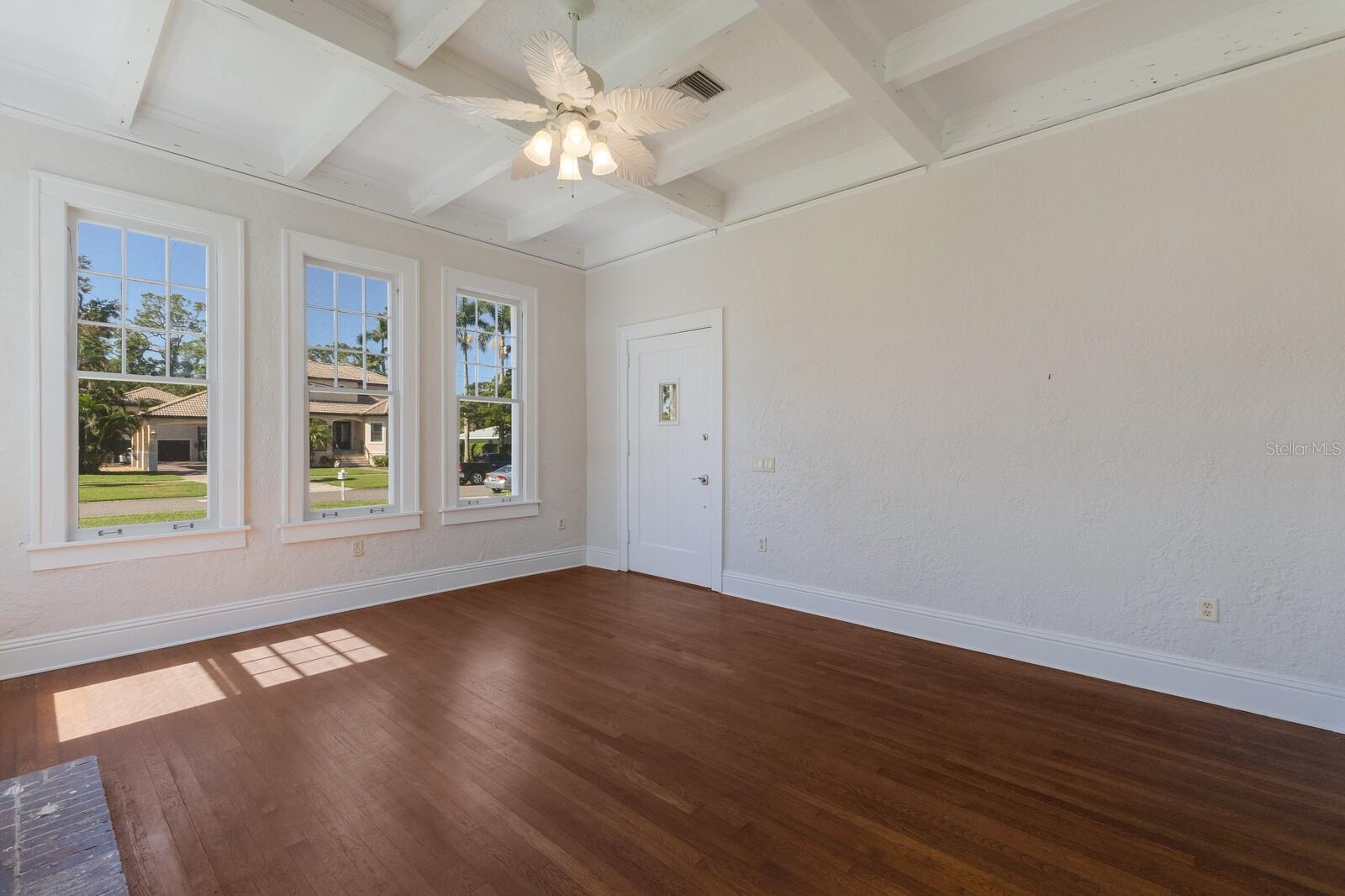 SAPPHIRE SHORES - Residential