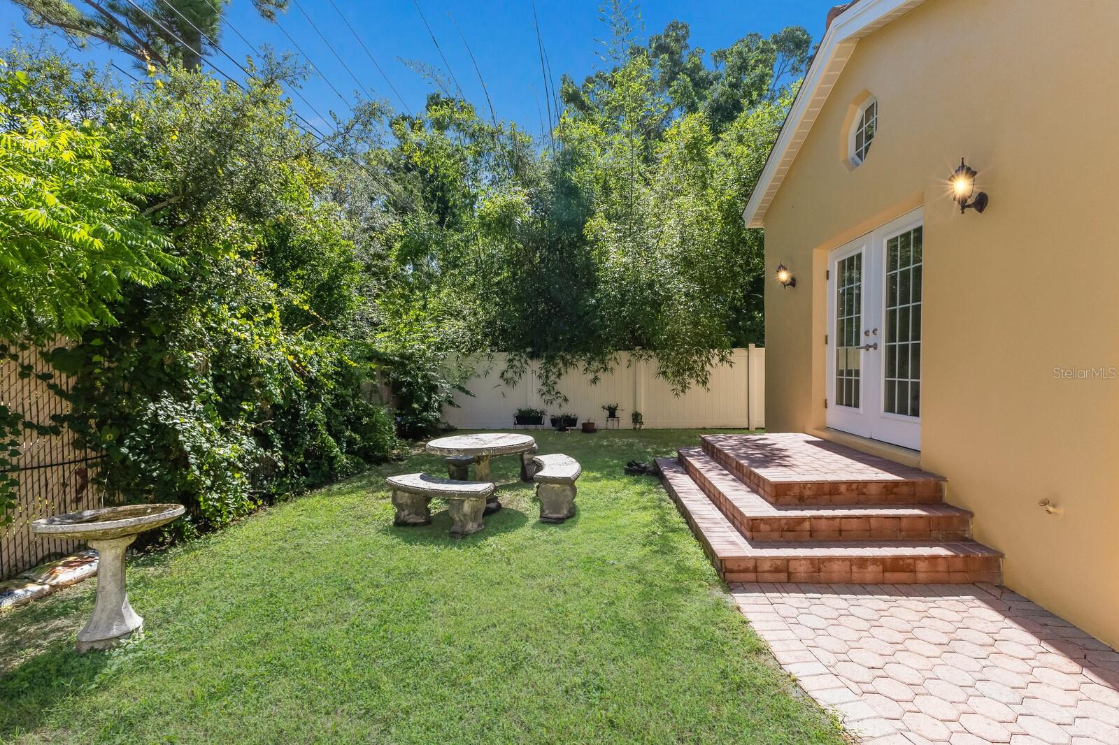 SAPPHIRE SHORES - Residential