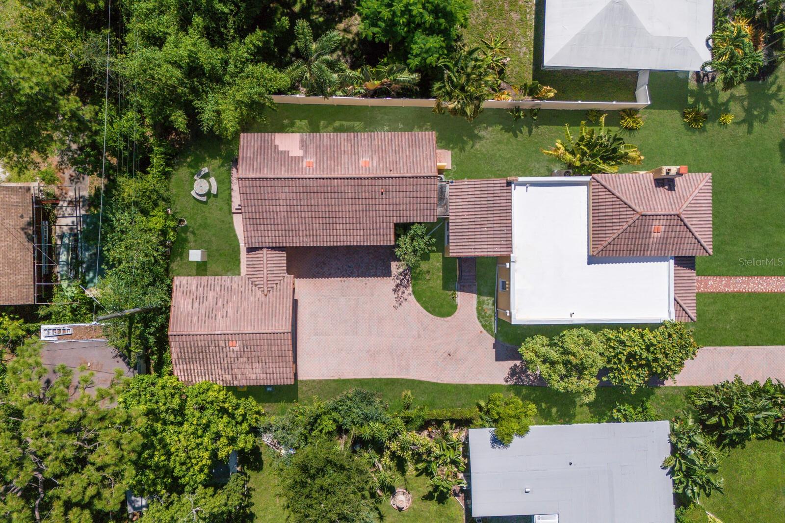 SAPPHIRE SHORES - Residential