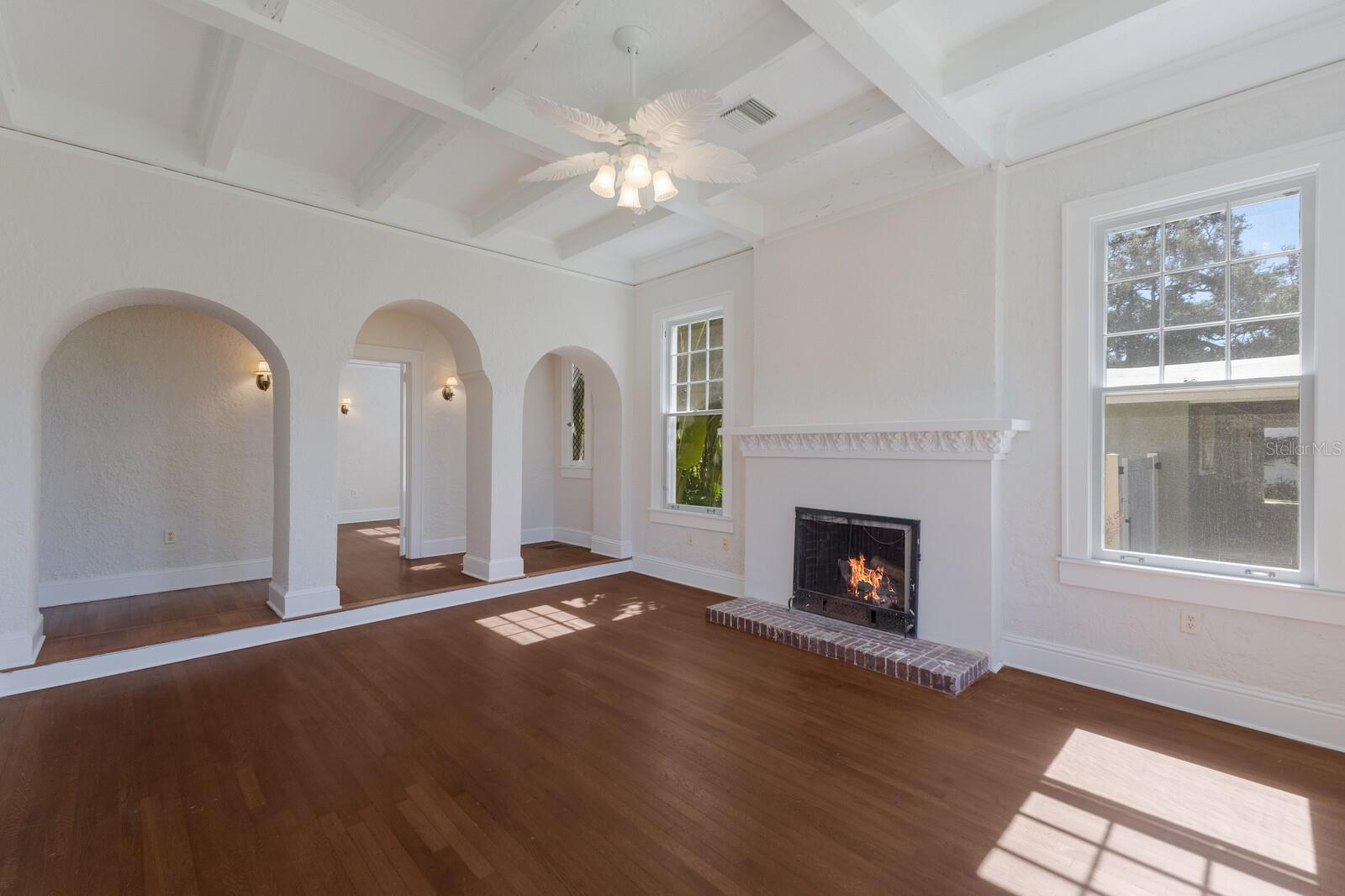 SAPPHIRE SHORES - Residential