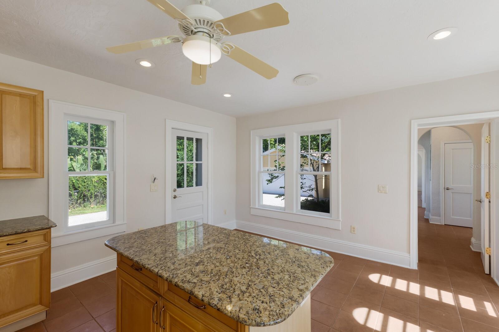 SAPPHIRE SHORES - Residential