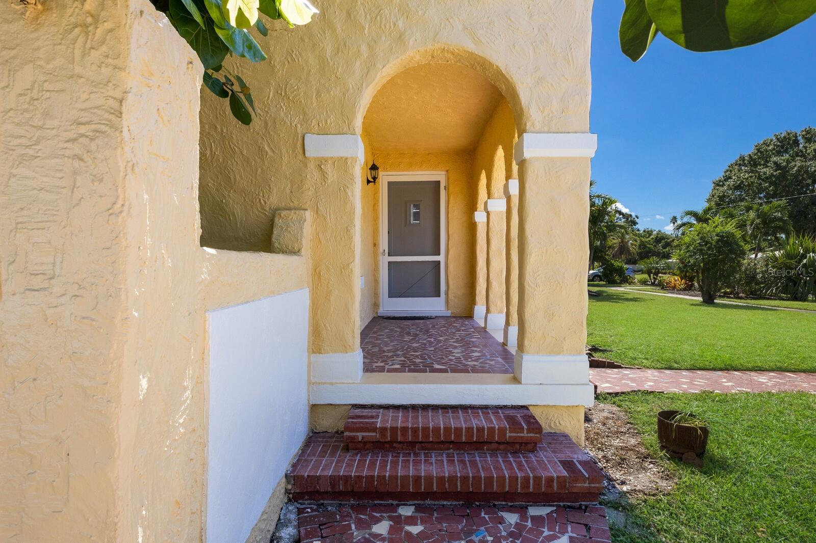 SAPPHIRE SHORES - Residential