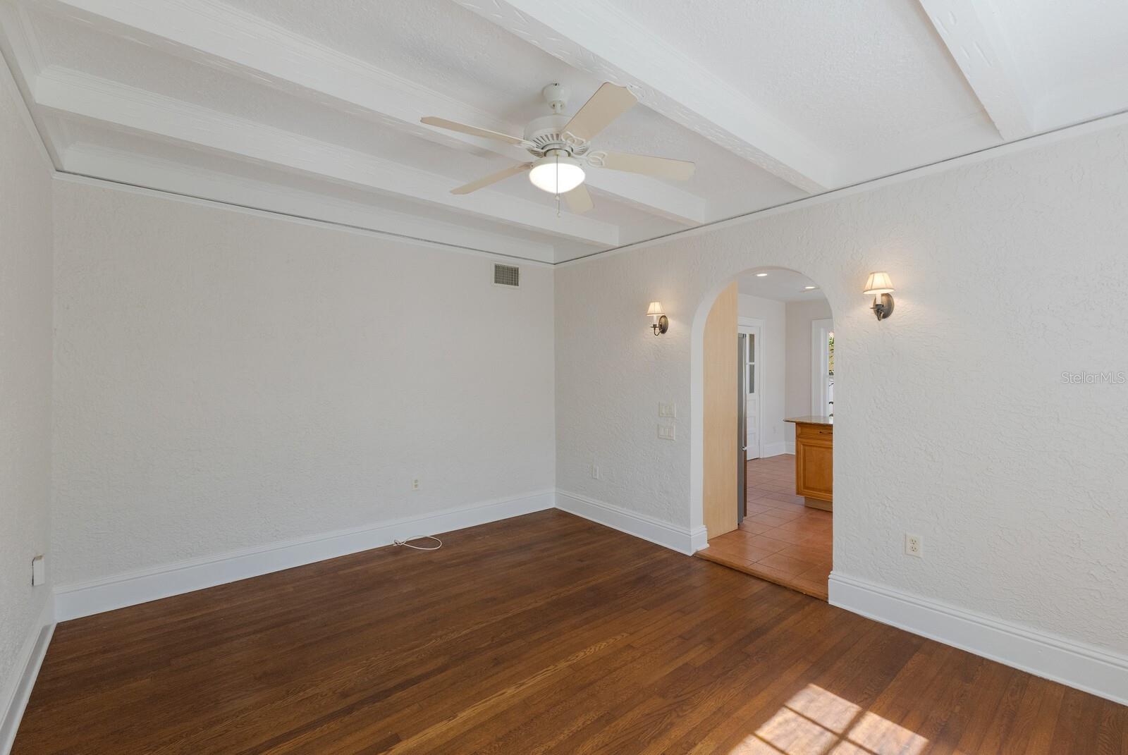 SAPPHIRE SHORES - Residential